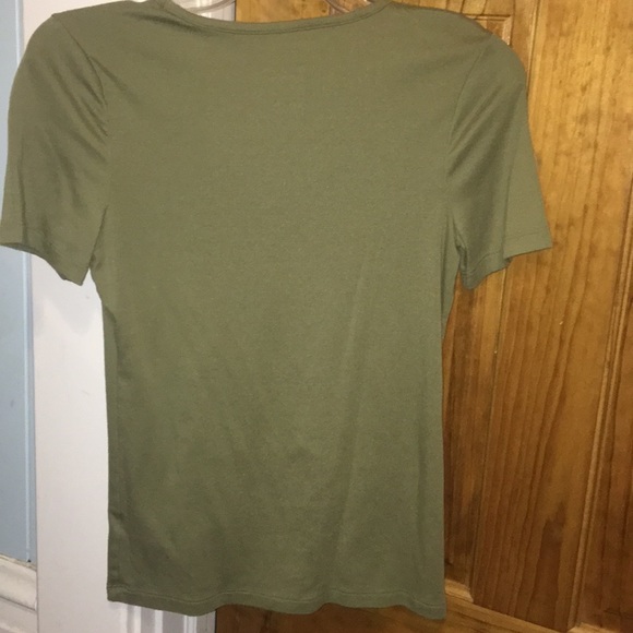 Olive Green V-Neck Shirt 🙌 - Picture 4 of 5